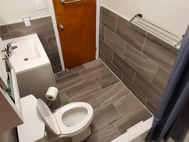 412 Mountainview Dr #MAIN FLOOR — Photo 9