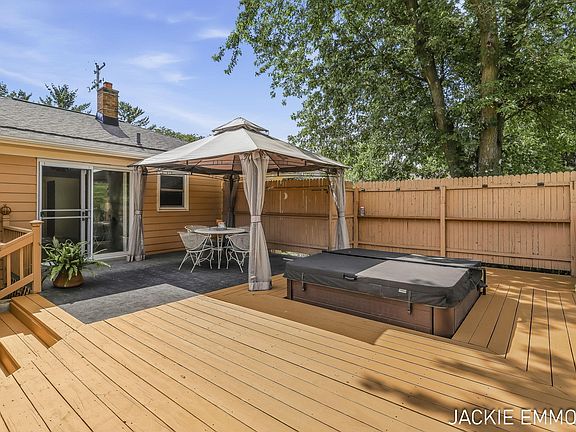 4th image of 731 66th St SE
