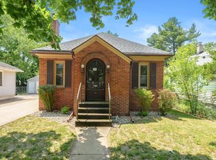 909 Dayton Ave, Kalamazoo, MI 49048