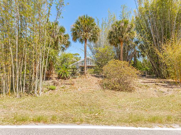 3rd image of 6261 Sleepyhollow Dr