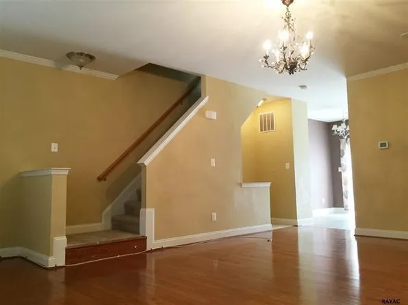 341 W Chestnut St, Dallastown, PA 17313