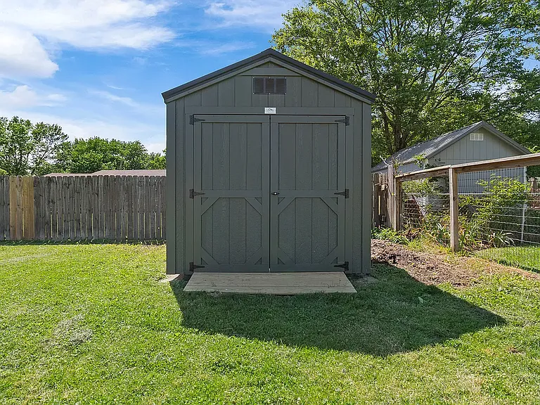 2050 Byron Dr — Photo 34
