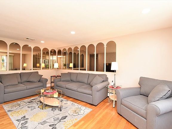 2nd image of 114 Oakwood Ave