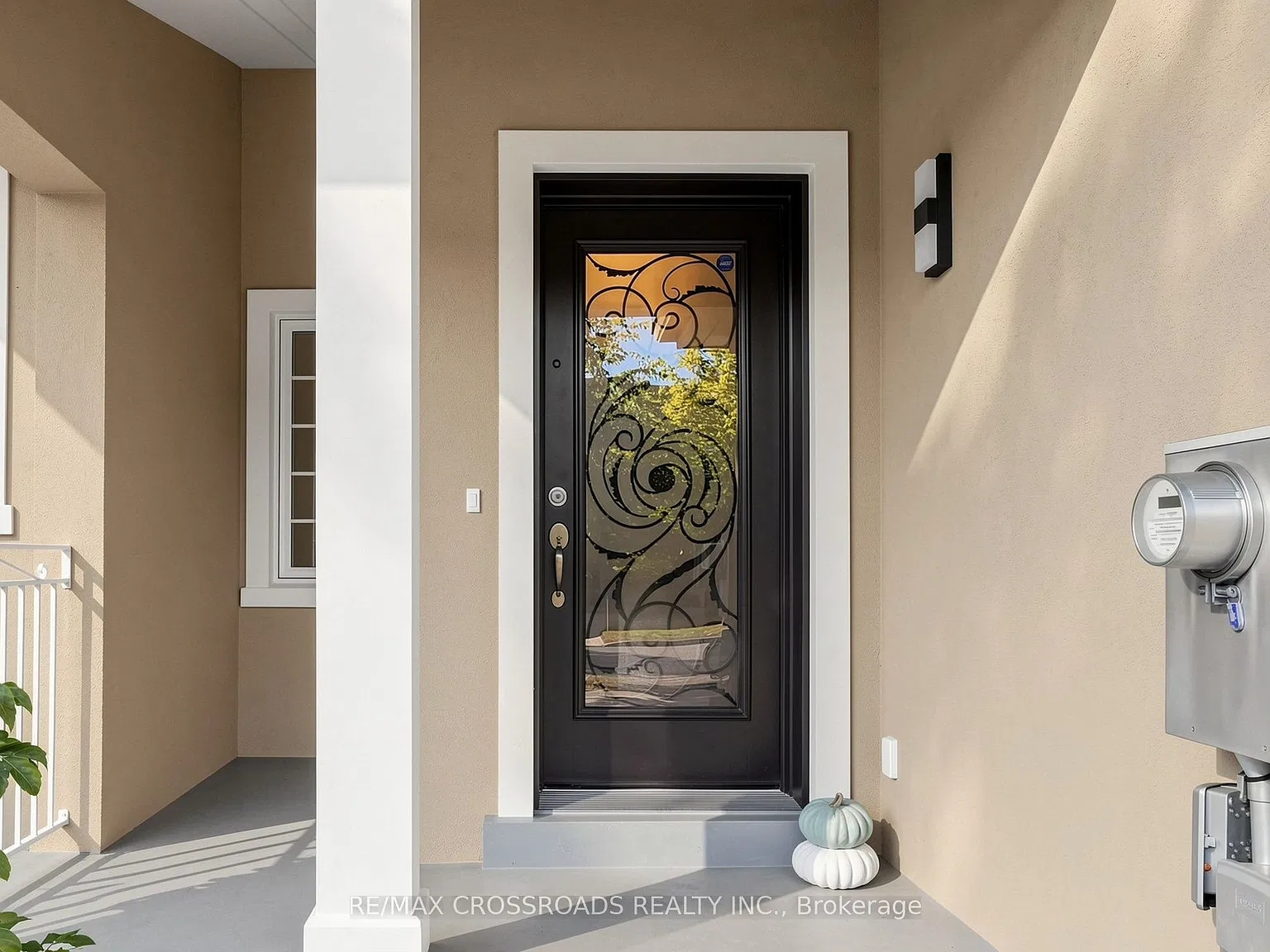 3 bed, $3,380 — Photo 2