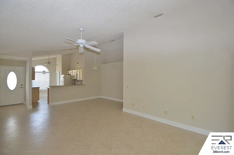 2 bed, 2.0 bath, 2238 sqft, $2,450 — Photo 4