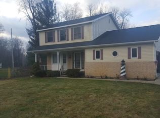 872 Lochaven Rd, Waterford, MI 48327