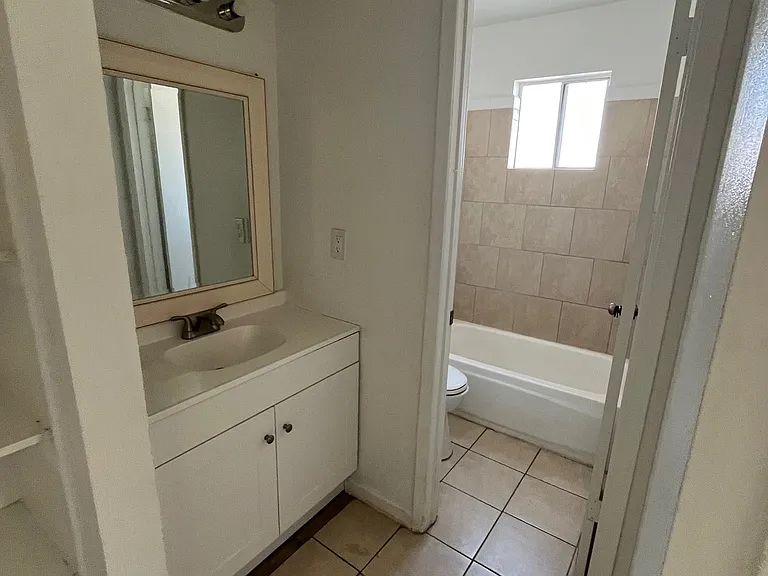 5942 W Alice Ave #4 — Photo 10