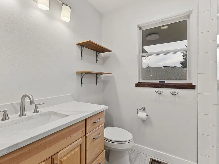 4210 Balsam St — Photo 17