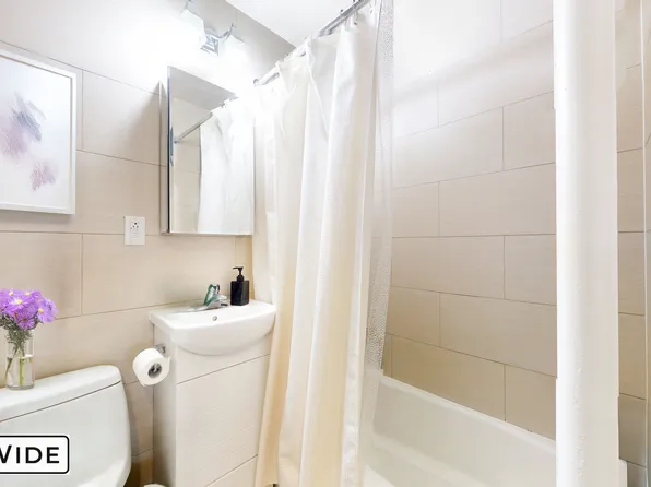 946 Columbus Avenue image 3 of 6