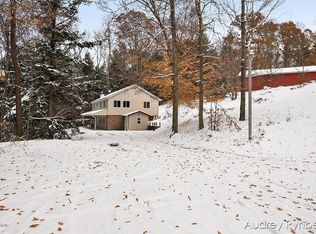 861 E 22 Mile Rd, Grant, MI 49327