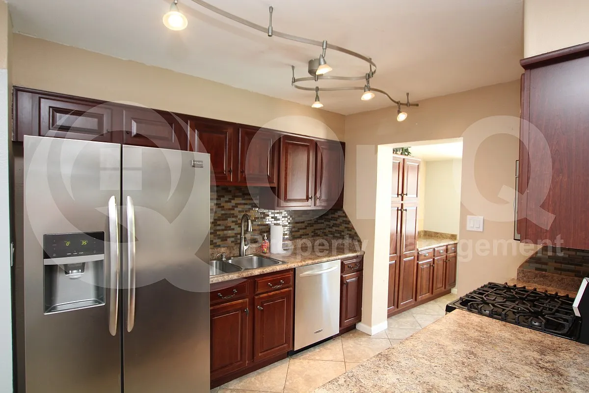 4 bed, 2.0 bath, 1758 sqft, $2,499 — Photo 2