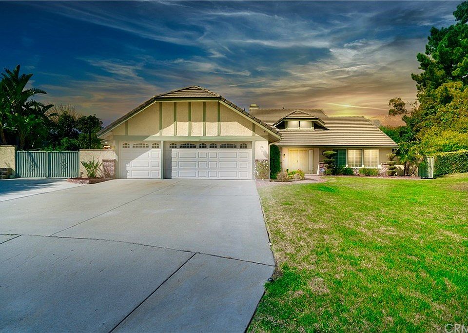 2nd image of 9716 Coca St