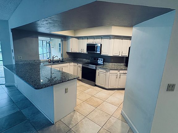 4th image of 15911 Layton Ct