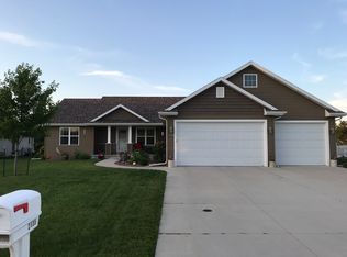 2135 Windflower Dr, Neenah, WI 54956
