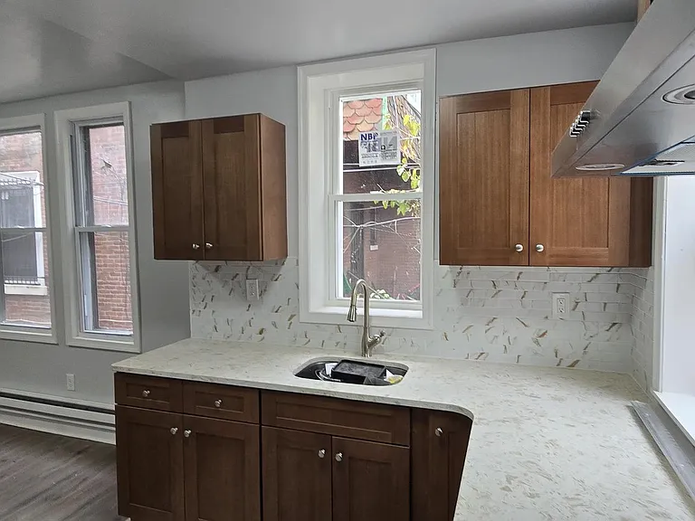1411 W Loudon St — Photo 36