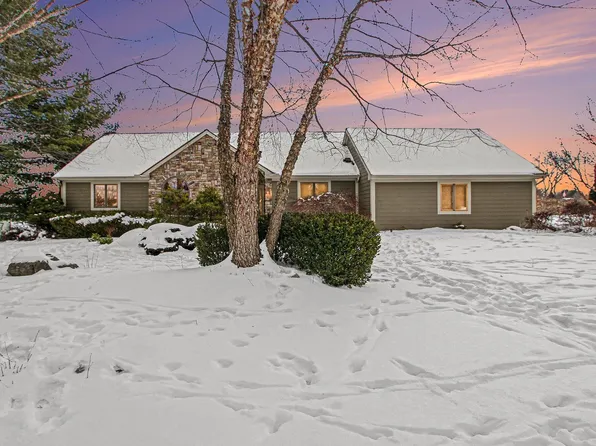 1335 Silo Ridge Dr, Ann Arbor, MI 48108