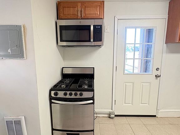 4th image of 300 E University Pkwy #3