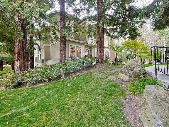 5th image of 994 La Mesa Ter Unit H
