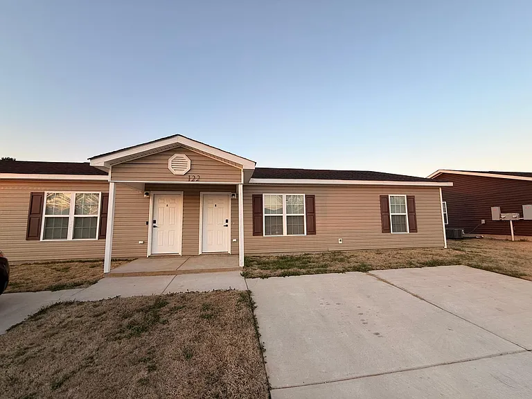 122 Ronald Pride Blvd #B — Photo 11