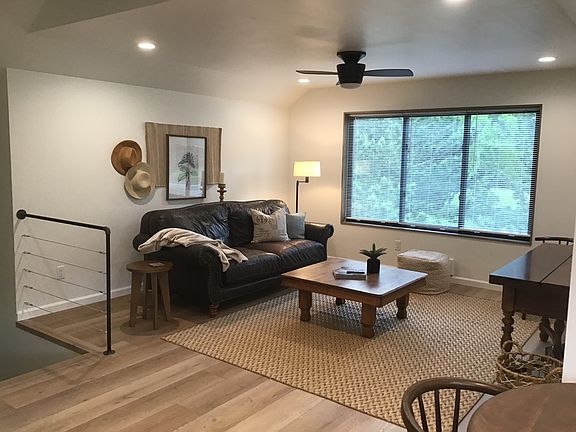 3rd image of 686 S Foys Lake Dr