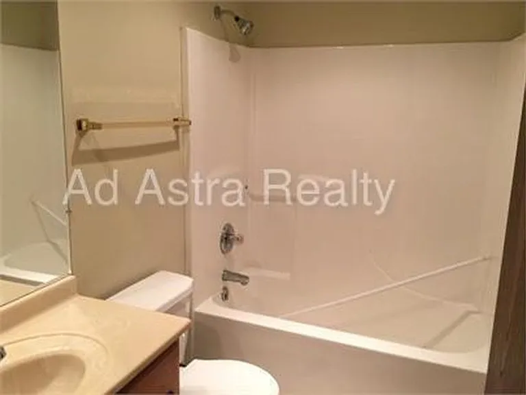 2517 Bent Oak Ct — Photo 8