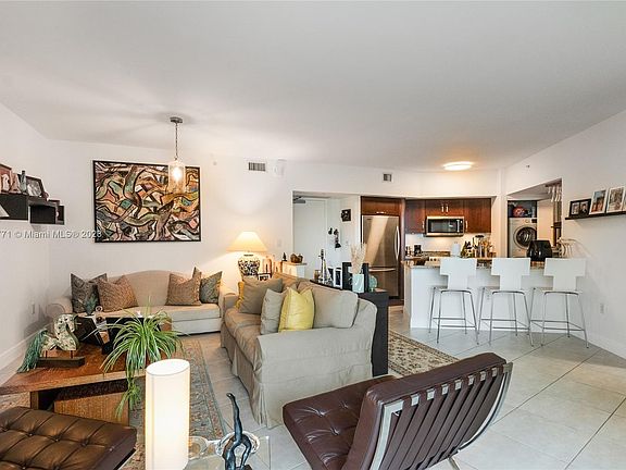 5th image of 19900 E Country Club Dr APT 514