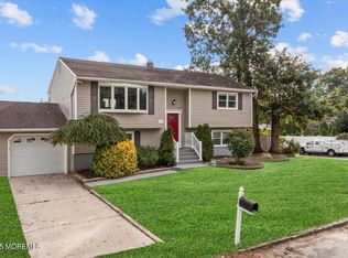 300 Morningside St, Toms River, NJ