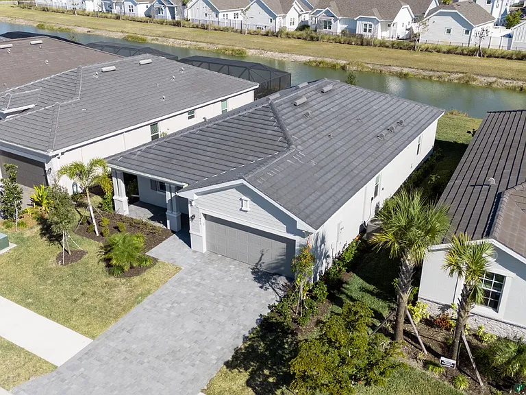 11470 Burgundy Dr — Photo 9