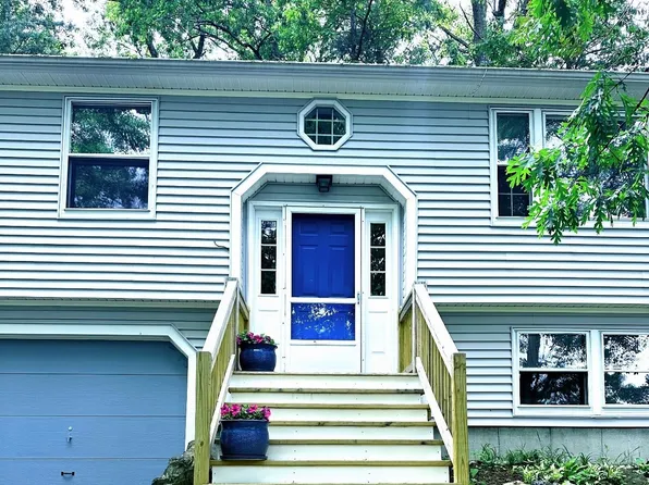 85 Taylor Street, Nashua, NH 03060