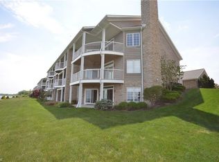 2924 Whispering Shores Dr, Vermilion, OH 44089