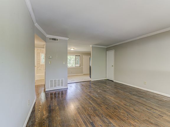 3rd image of 3547 Glenwood Rd APT C