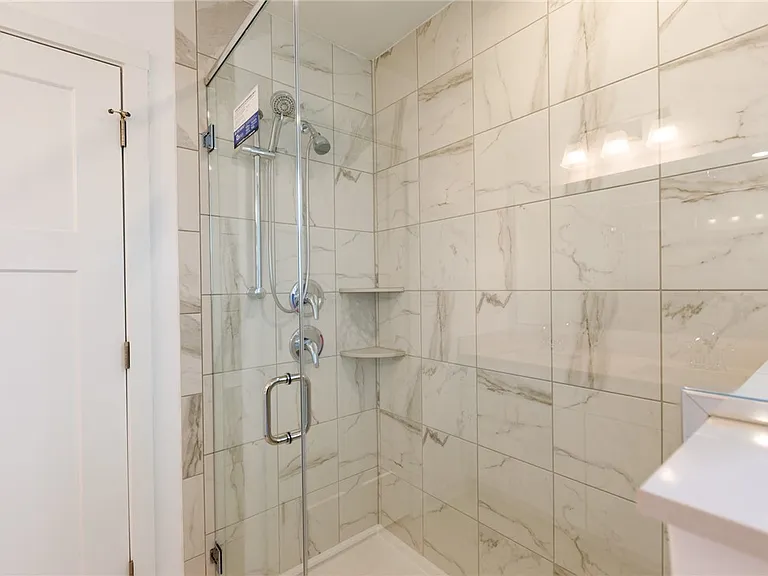 109 Mesa Dr — Photo 8