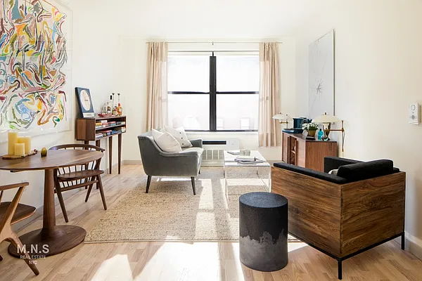 Rented by MNS | media 20