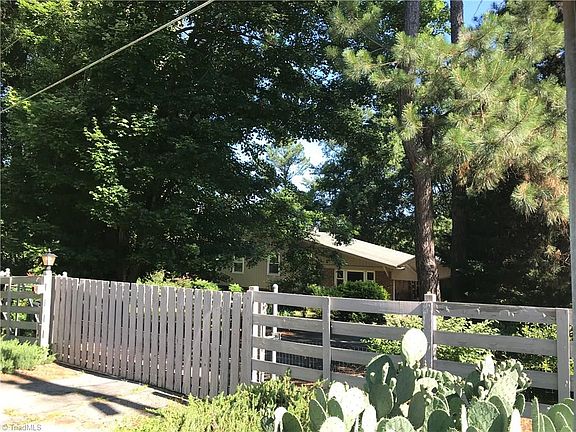 2nd image of 106 Timberwood Dr