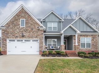 8752 Walnut Leaf Dr, Ooltewah, TN 37363