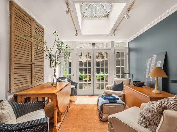 64 East 80th Street image 4 of 13