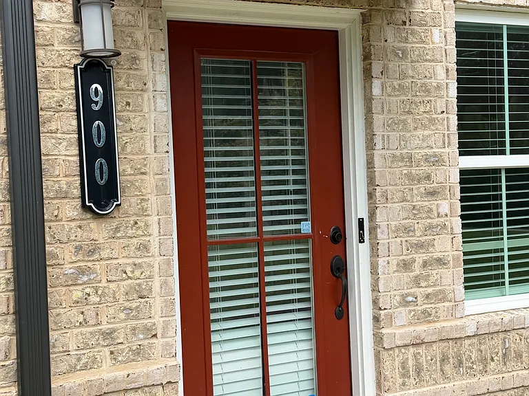 900 Cotton Dr SE — Photo 2