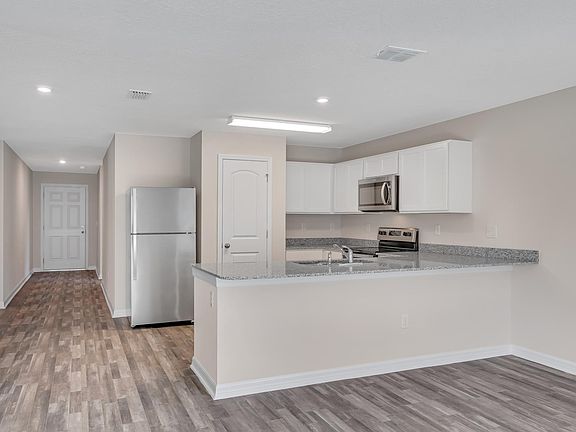 5th image of 102 Parkview Dr