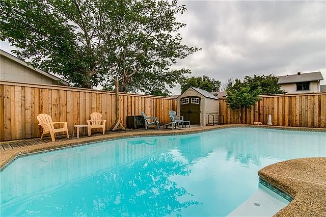 1st image of 2806 Forest Park Dr