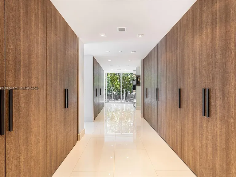 1 Collins Ave #207 — Photo 20