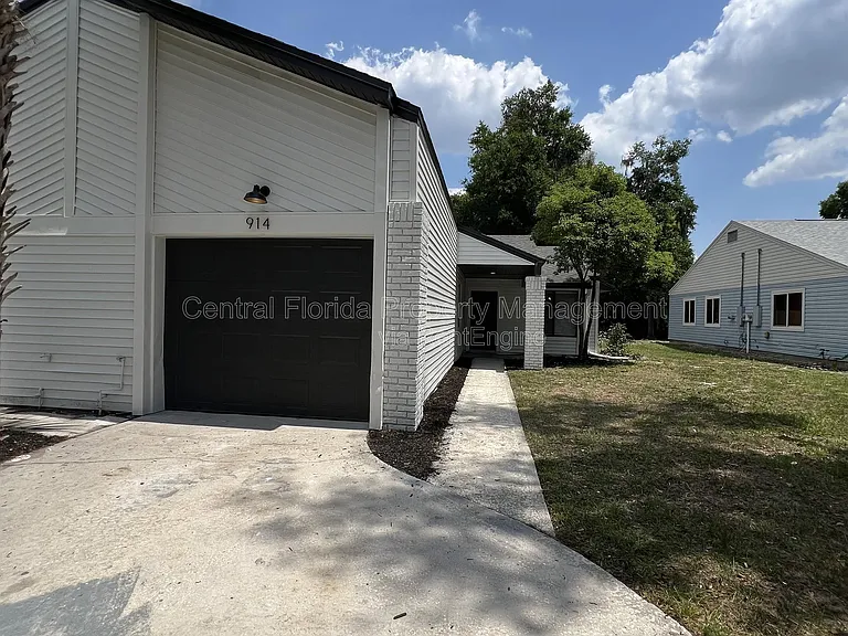 914 Robinhood Ct — Photo 5