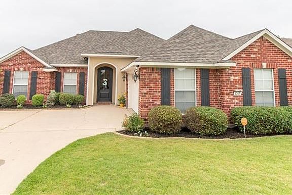 2nd image of 5307 Lucerne Ln