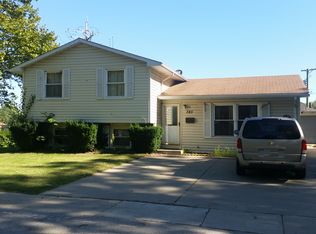 285 S Wolf Rd, Wheeling, IL 60090