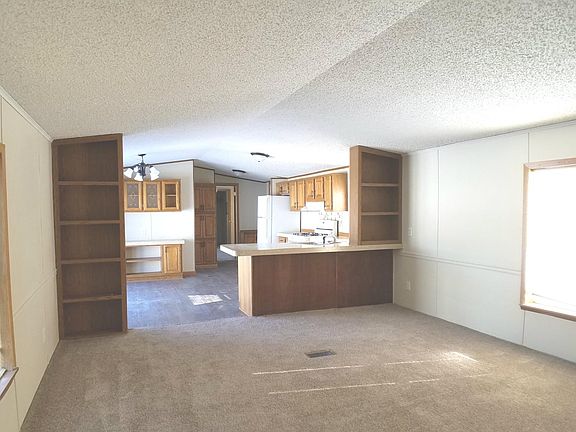 Living Room/Kitchen