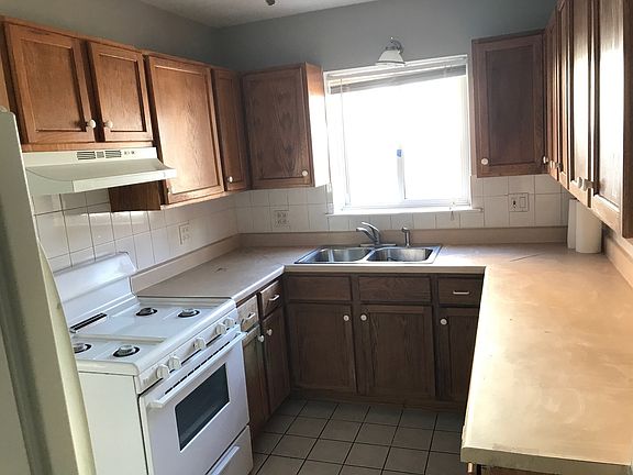 4th image of 2841 W Farragut Ave Unit 1