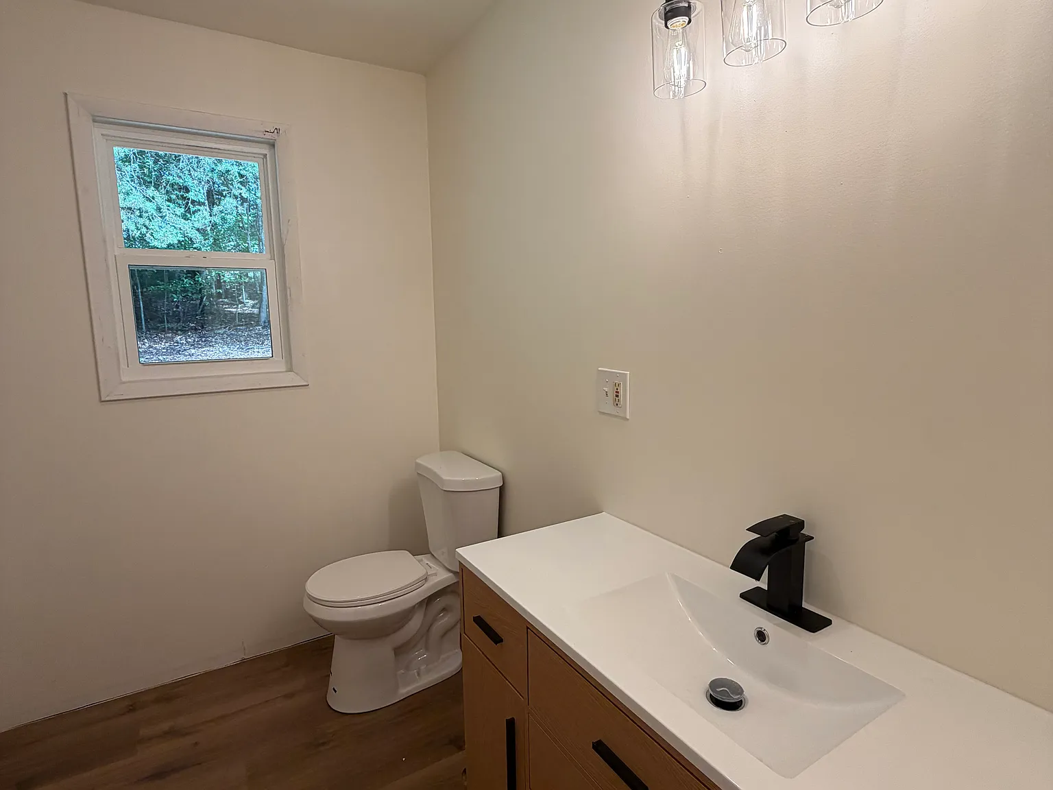4 bed, 1128 sqft, $2,350 — Photo 3