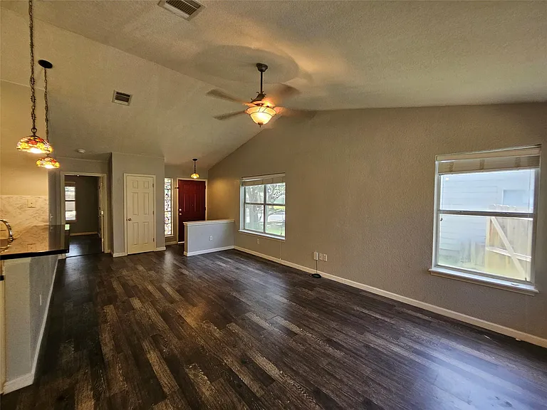 174 Prairie Springs Loop — Photo 7