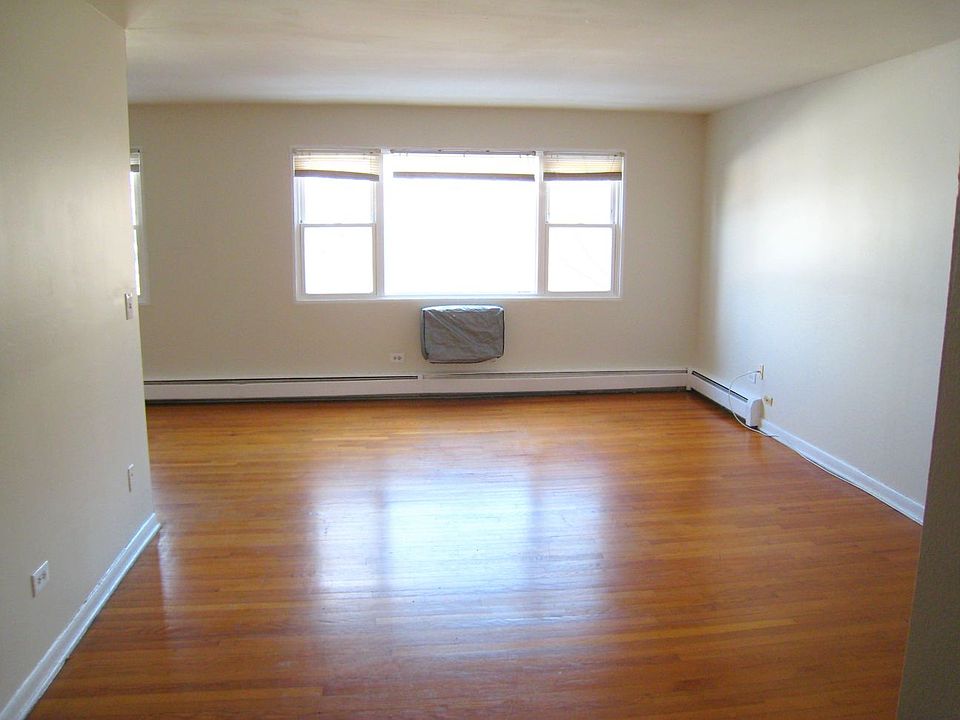1st image of 7744 N Eastlake Ter APT 3S