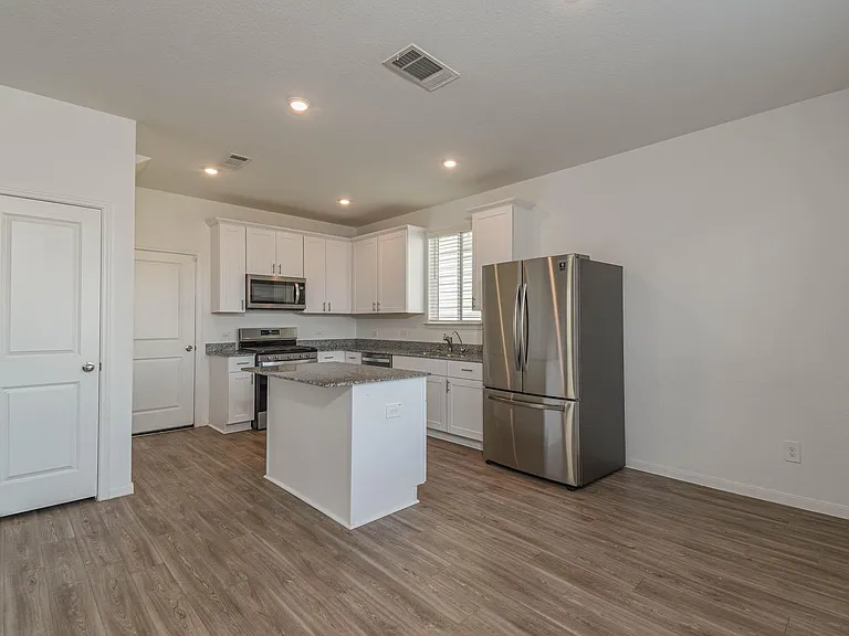 5727 Finely Run St — Photo 3