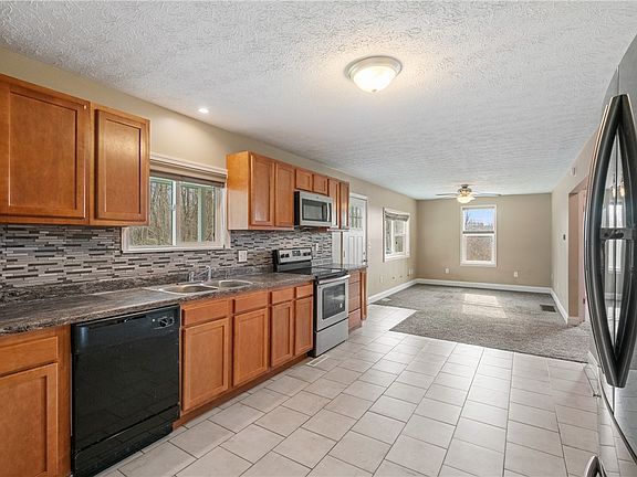 4th image of 229 Miller Rd